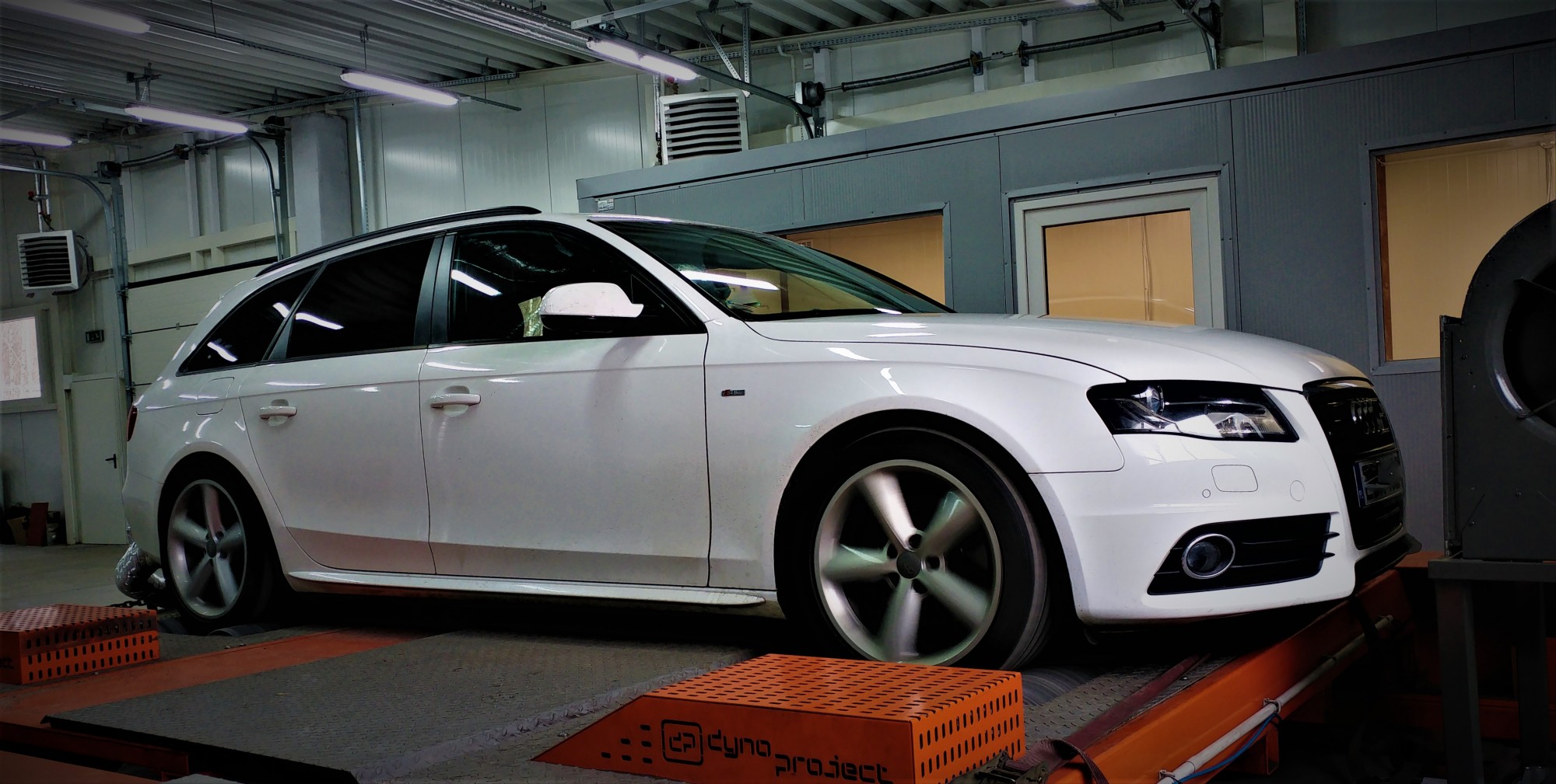 AUDI A4 B8 3.0TDI CCWA 240HP – STAGE 4